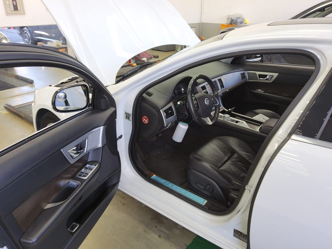 JAGUAR XF 3.0D V6 LUXURY 2013 - zdjęcie 10