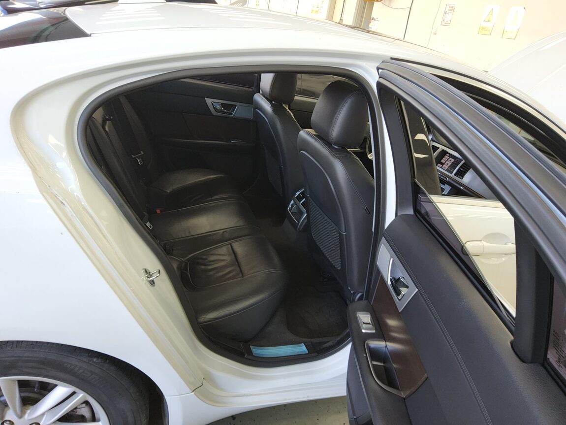 JAGUAR XF 3.0D V6 LUXURY 2013 - zdjęcie 13