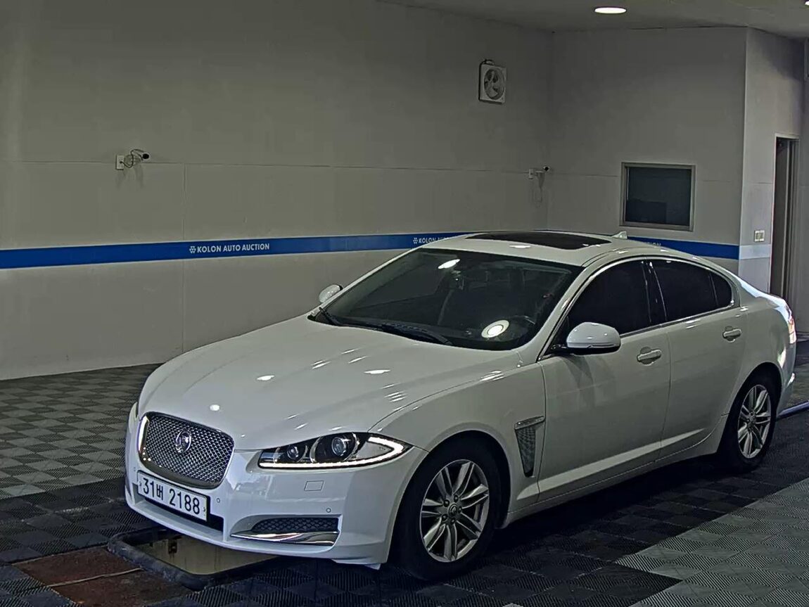 JAGUAR XF 3.0D V6 LUXURY 2013 - zdjęcie 2