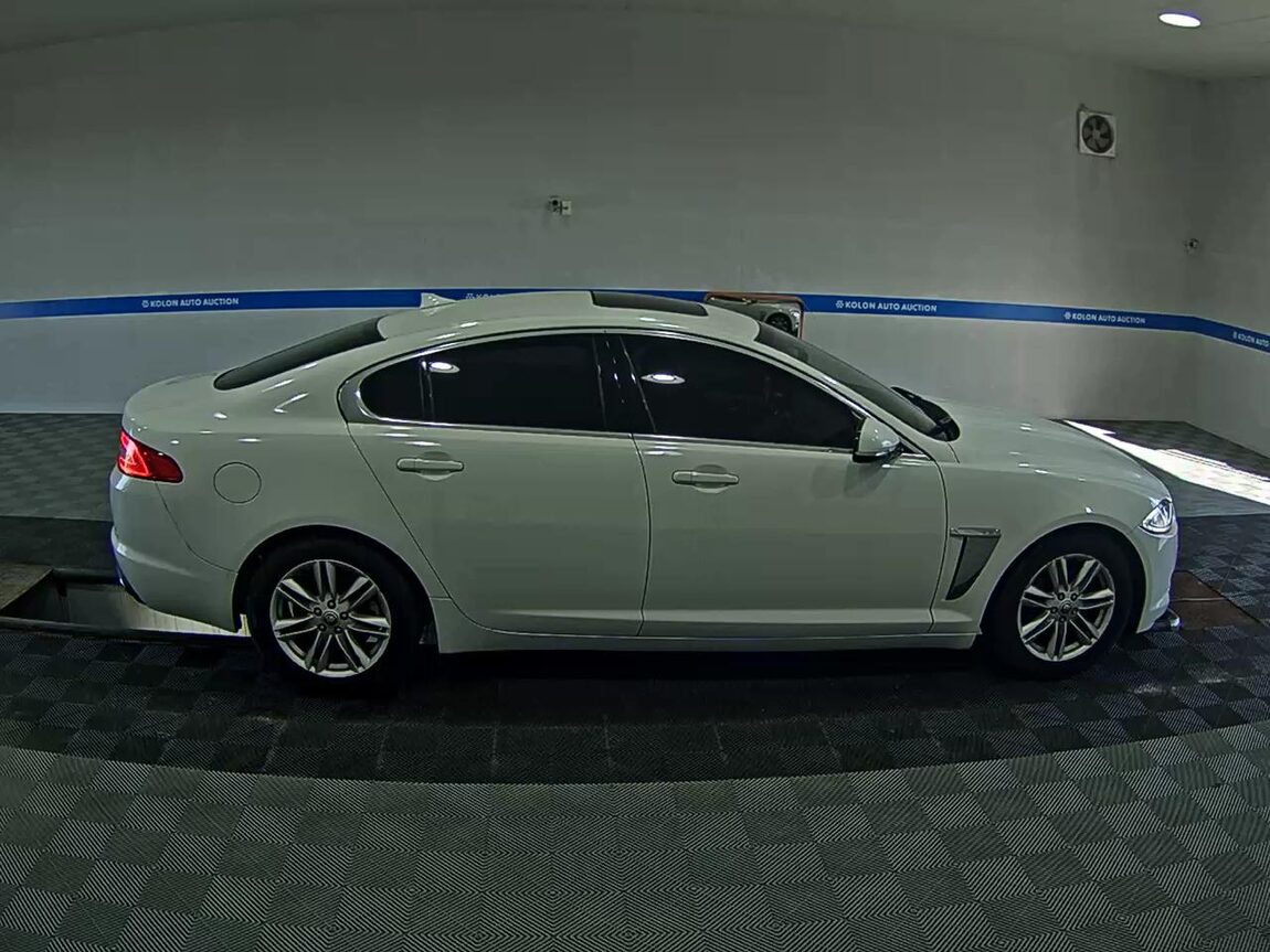 JAGUAR XF 3.0D V6 LUXURY 2013 - zdjęcie 4