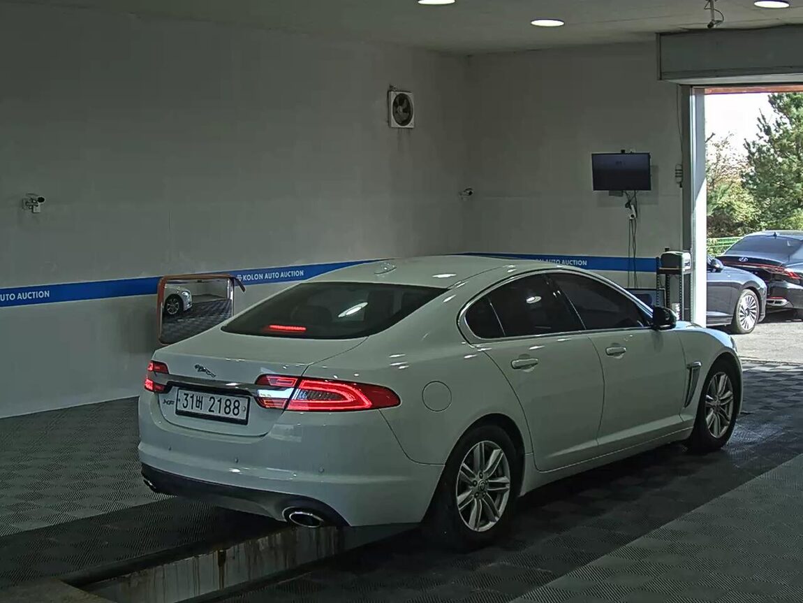 JAGUAR XF 3.0D V6 LUXURY 2013 - zdjęcie 5