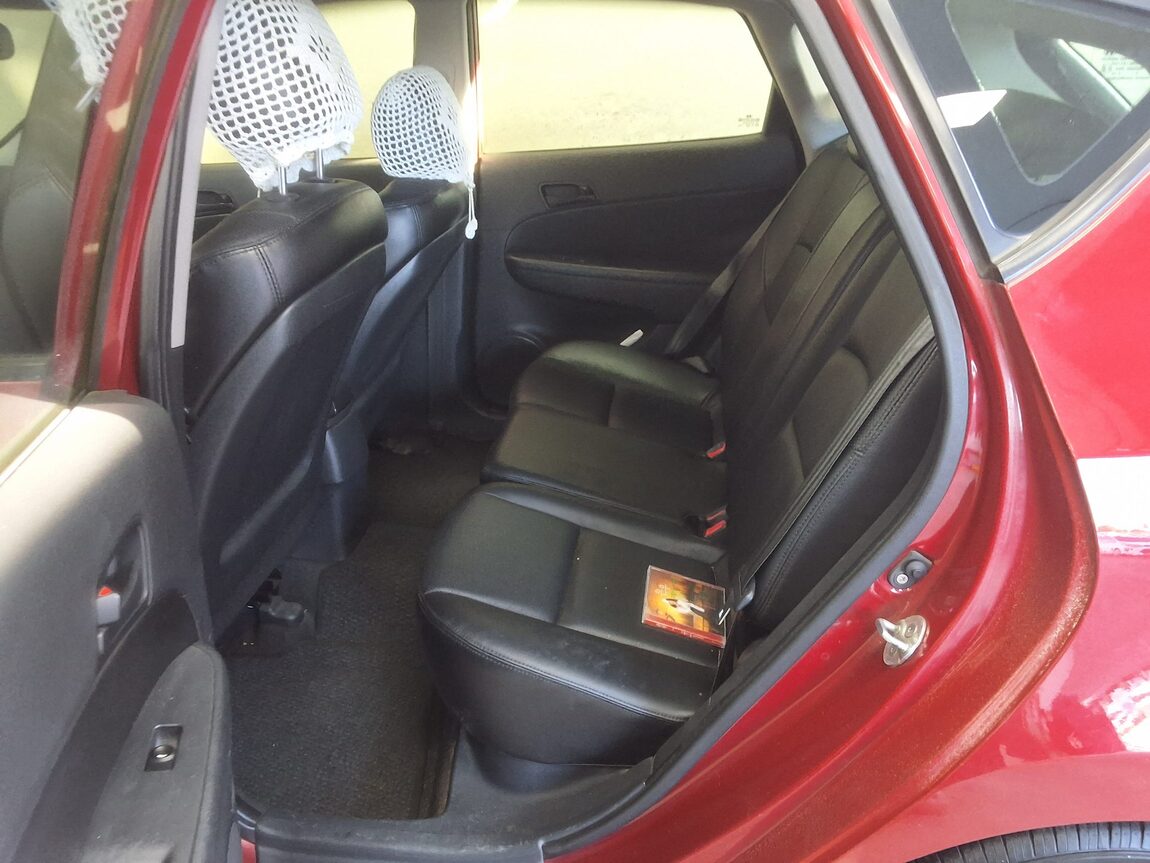HYUNDAI i30 1.6 VVT DELUXE 2009 - zdjęcie 13