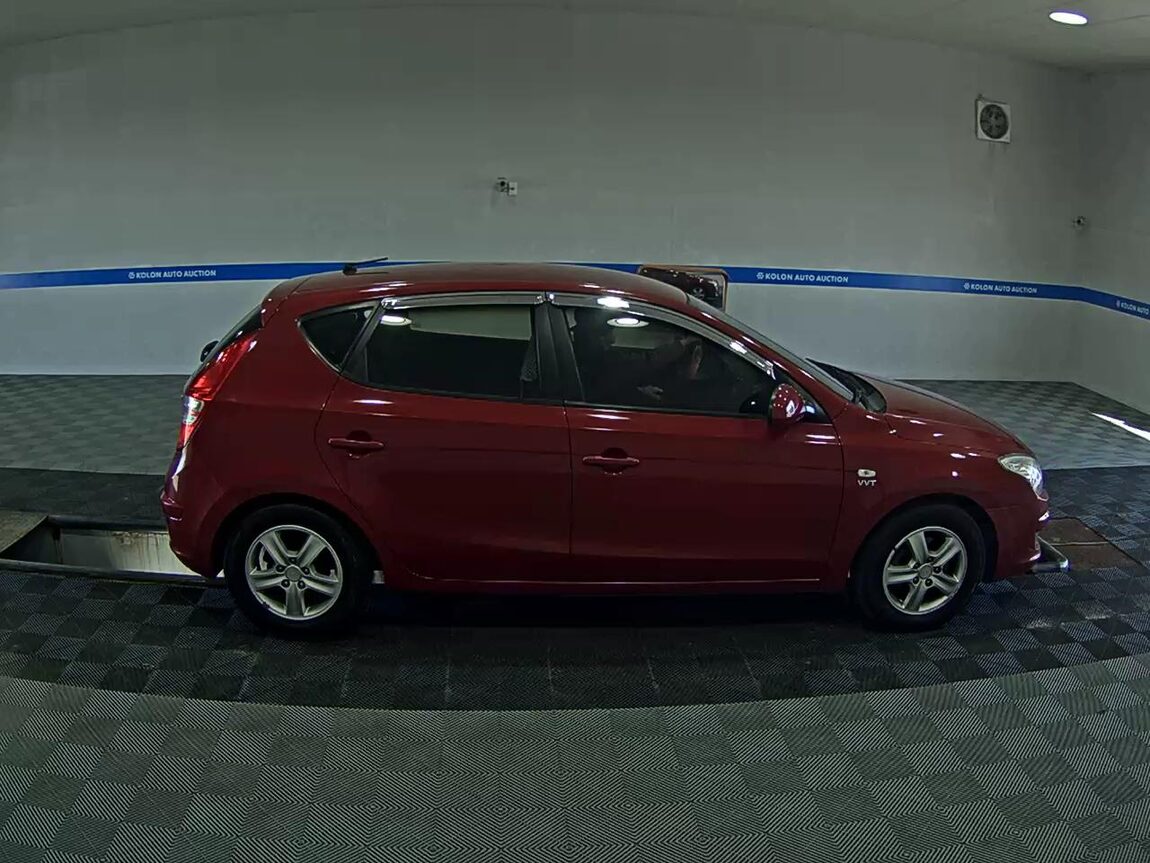 HYUNDAI i30 1.6 VVT DELUXE 2009 - zdjęcie 4