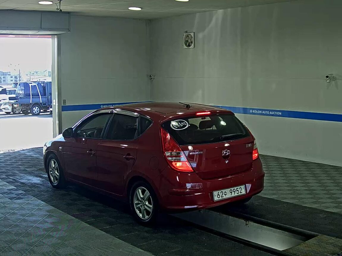 HYUNDAI i30 1.6 VVT DELUXE 2009 - zdjęcie 6