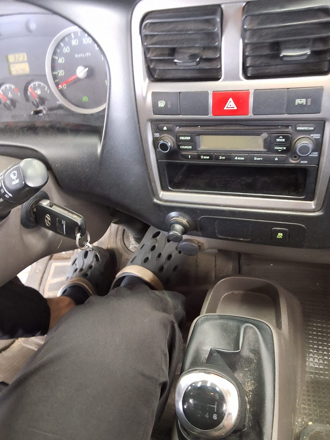 HYUNDAI PORTER II BUILT-IN BOX TRUCK SUPER CAB 2017 - zdjęcie 14