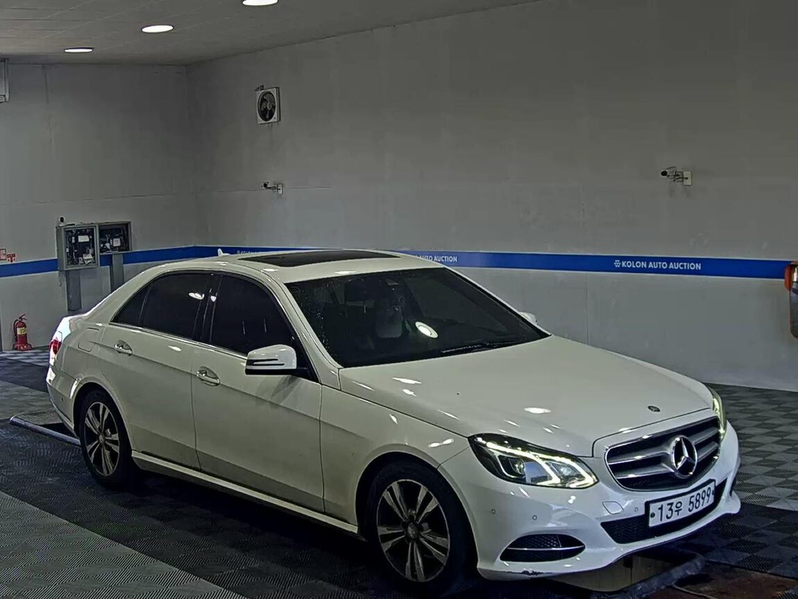 MERCEDES-BENZ E-CLASS (4TH GEN) E220 CDI AVANTGARDE 2014 - zdjęcie 3