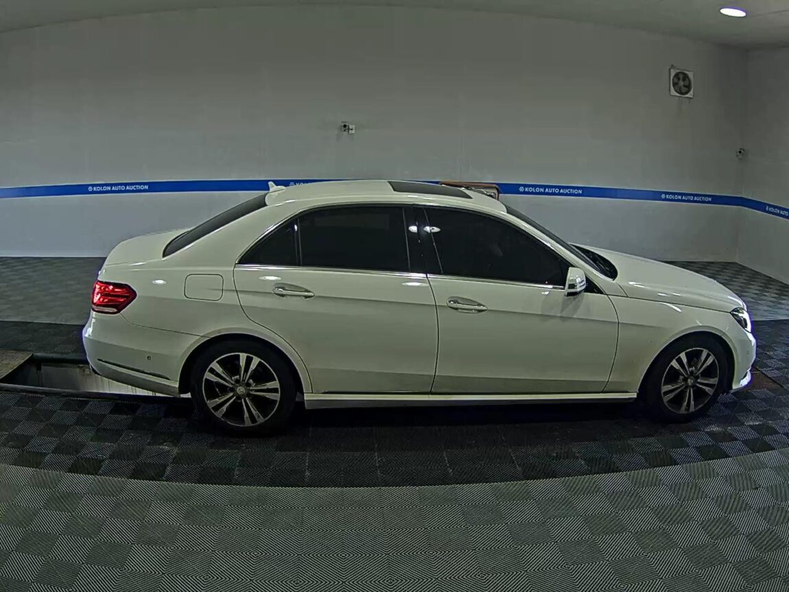 MERCEDES-BENZ E-CLASS (4TH GEN) E220 CDI AVANTGARDE 2014 - zdjęcie 4