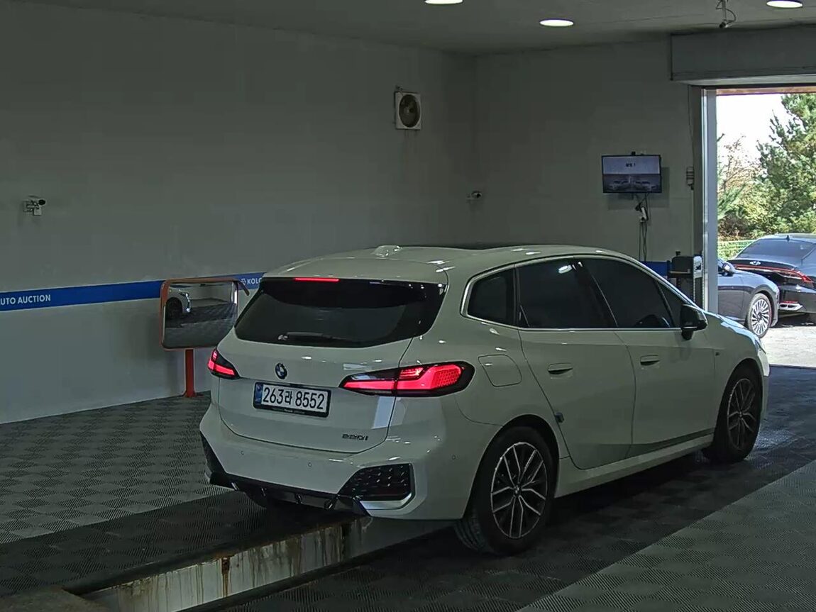 BMW ACTIVE TOURER (2ND GEN) 220i M SPORT DESIGN 2025 - zdjęcie 5