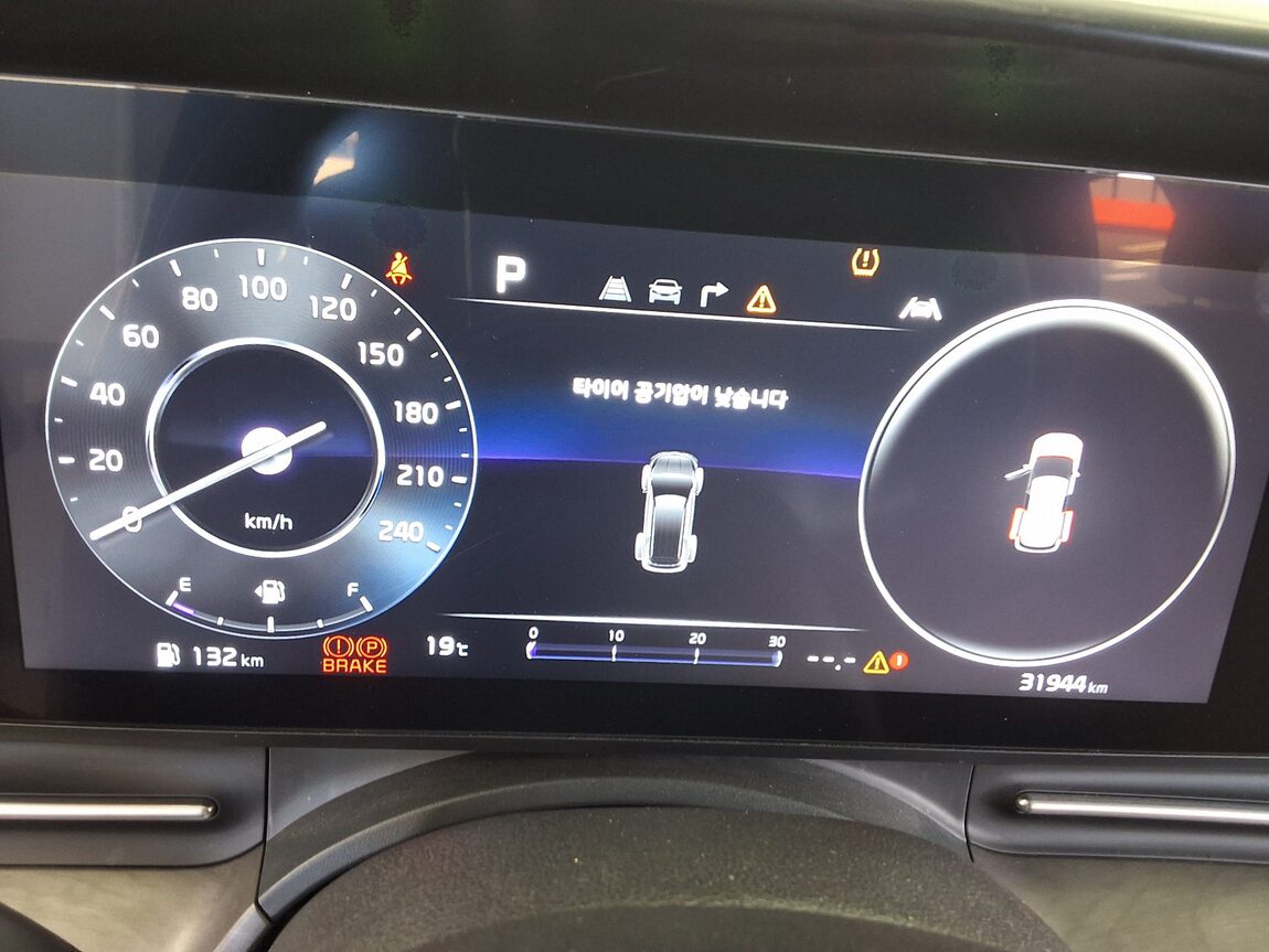 KIA NEW CARNIVAL (KA4) 9-SEATER GASOLINE PRESTIGE 2023 - zdjęcie 9