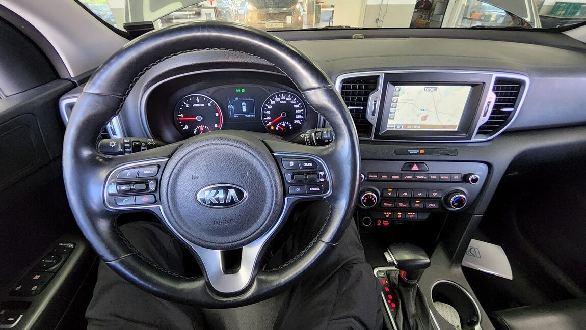 KIA NEW SPORTAGE R2.0 2WD PRESTIGE 2017 - zdjęcie 18