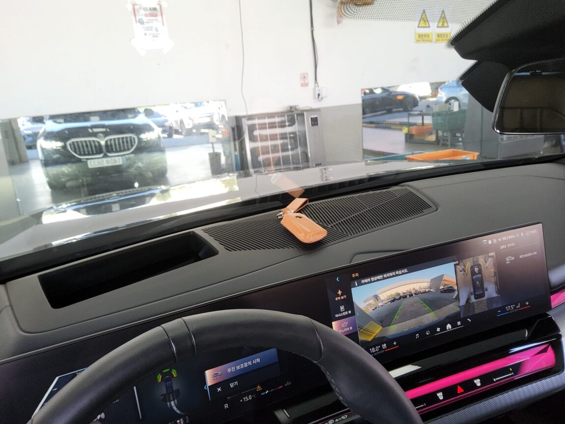 BMW 5 SERIES (8TH GEN) 520i M SPORT PACK 2025 - zdjęcie 18