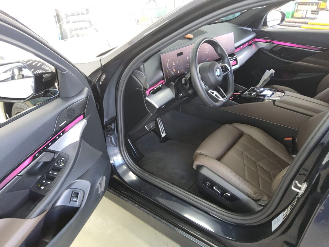 BMW 5 SERIES (8TH GEN) 520i M SPORT PACK 2025 - zdjęcie 10