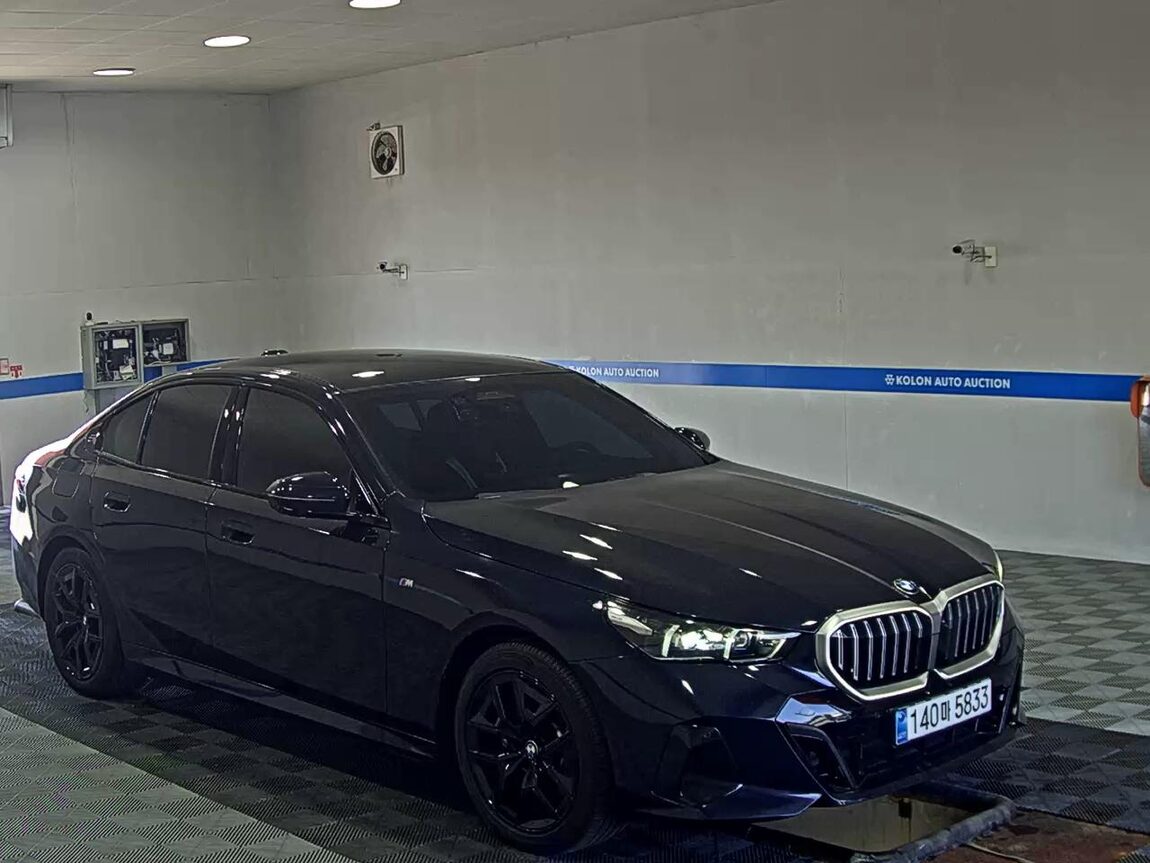 BMW 5 SERIES (8TH GEN) 520i M SPORT PACK 2025 - zdjęcie 3