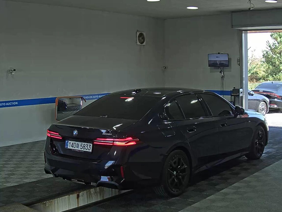 BMW 5 SERIES (8TH GEN) 520i M SPORT PACK 2025 - zdjęcie 5
