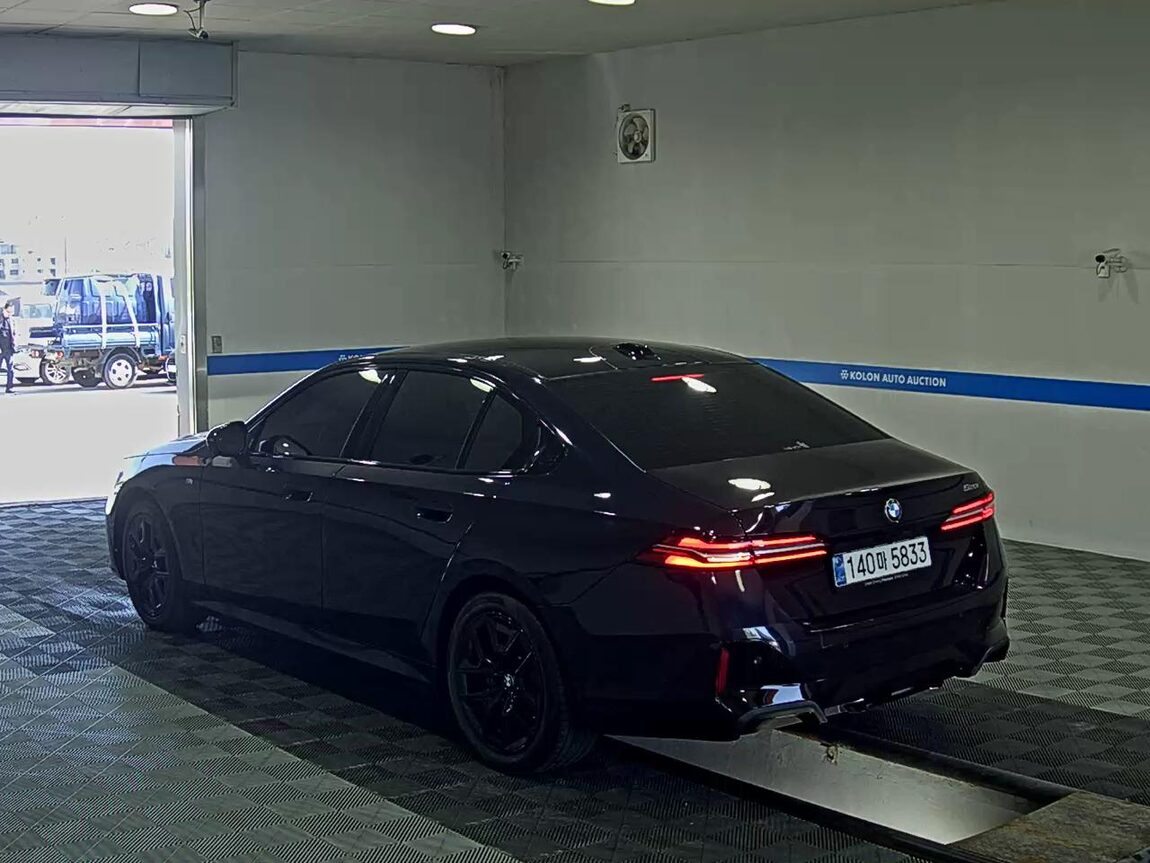 BMW 5 SERIES (8TH GEN) 520i M SPORT PACK 2025 - zdjęcie 6