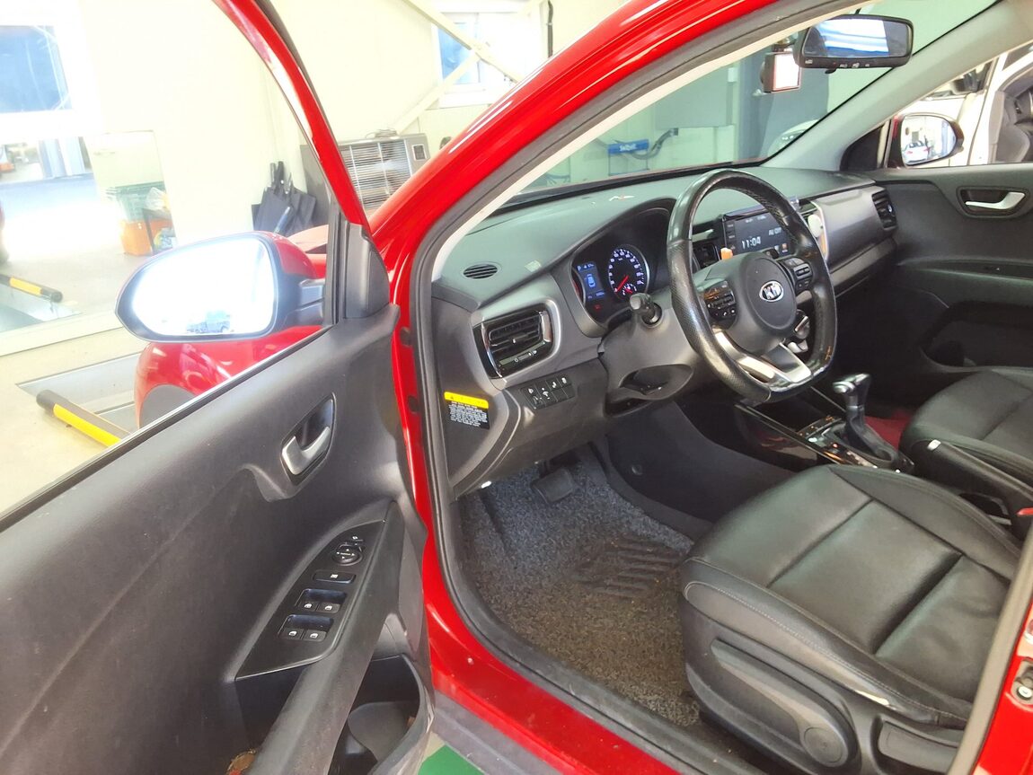 KIA STONIC U2 1.6 DIESEL TRENDY 2018 - zdjęcie 11