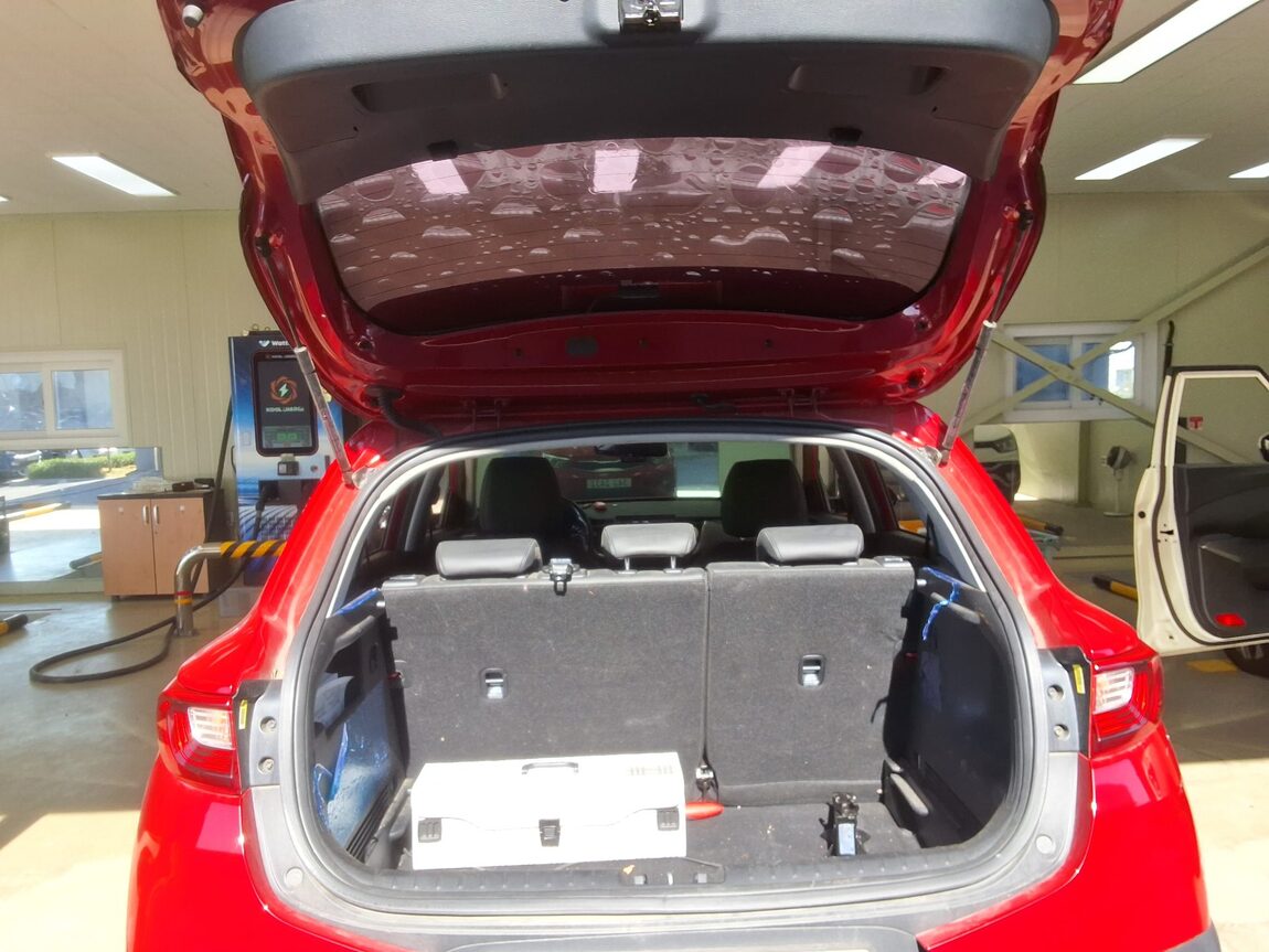 KIA STONIC U2 1.6 DIESEL TRENDY 2018 - zdjęcie 16