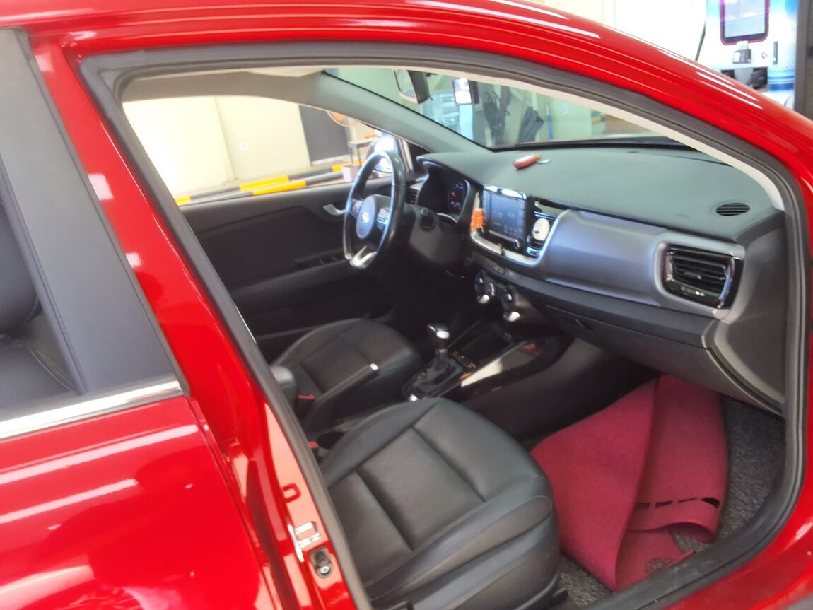 KIA STONIC U2 1.6 DIESEL TRENDY 2018 - zdjęcie 15
