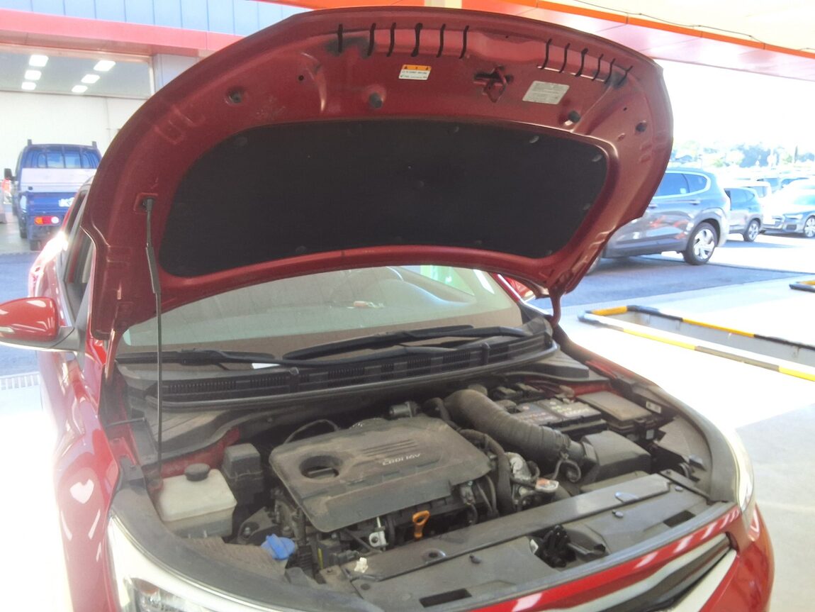 KIA STONIC U2 1.6 DIESEL TRENDY 2018 - zdjęcie 18