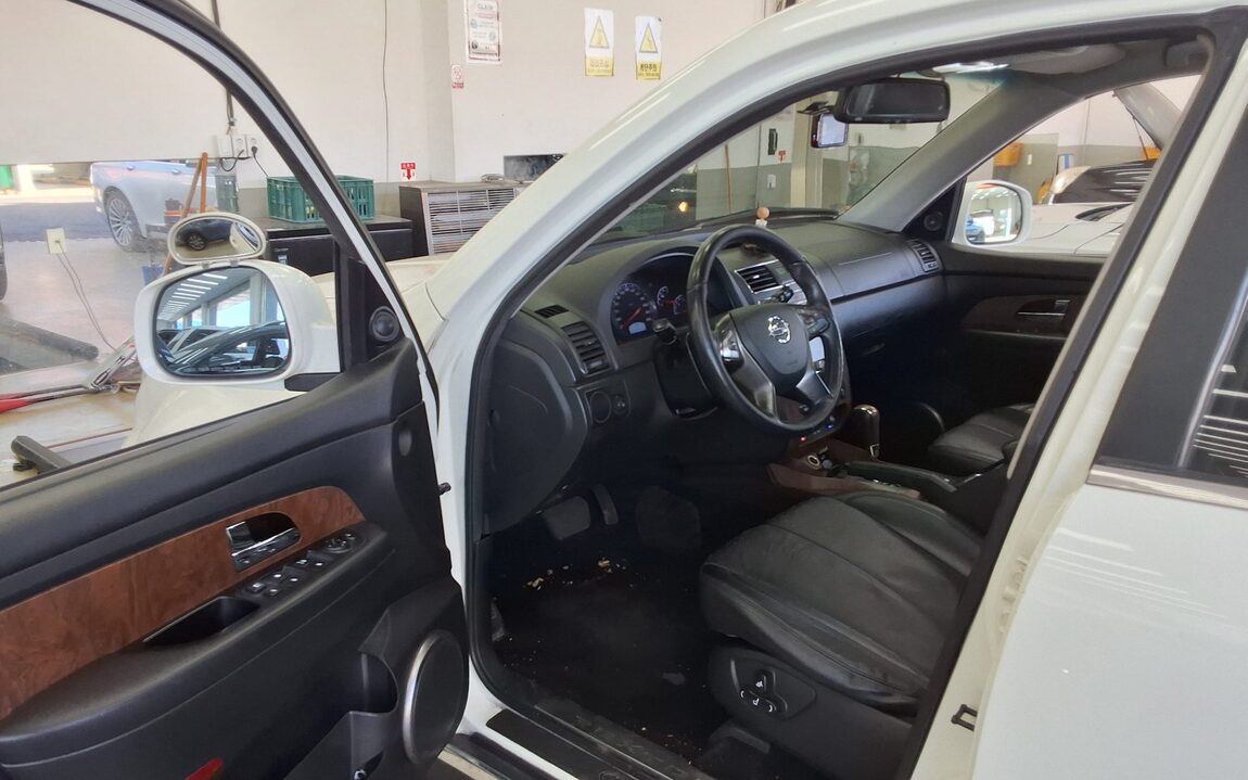 KG MOBILITY (SSANGYONG) REXTON W 2.2 2WD RX7 LUXURY 2016 - zdjęcie 10