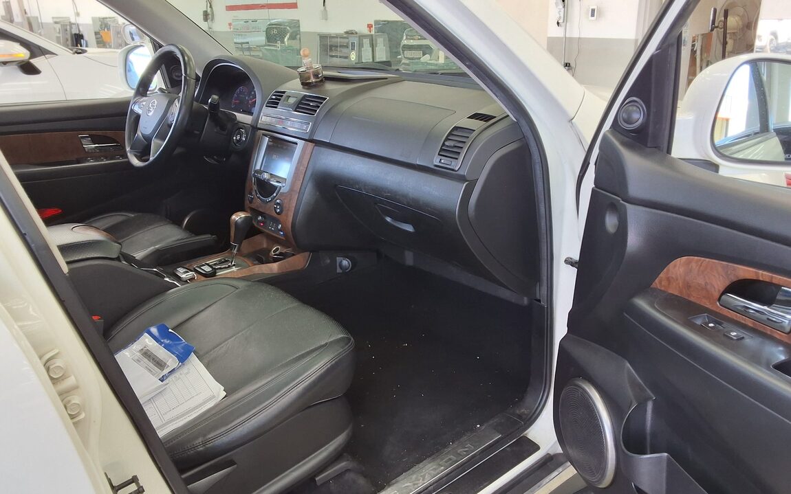 KG MOBILITY (SSANGYONG) REXTON W 2.2 2WD RX7 LUXURY 2016 - zdjęcie 14