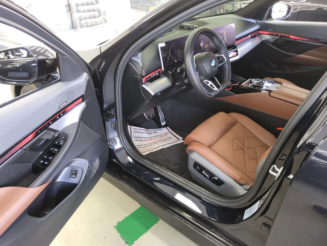 BMW 5 SERIES (8TH GEN) 530i xDRIVE M SPORT PACK 2026 - zdjęcie 10