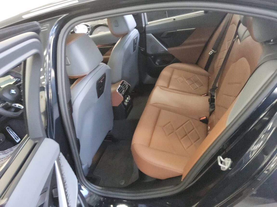 BMW 5 SERIES (8TH GEN) 530i xDRIVE M SPORT PACK 2026 - zdjęcie 12