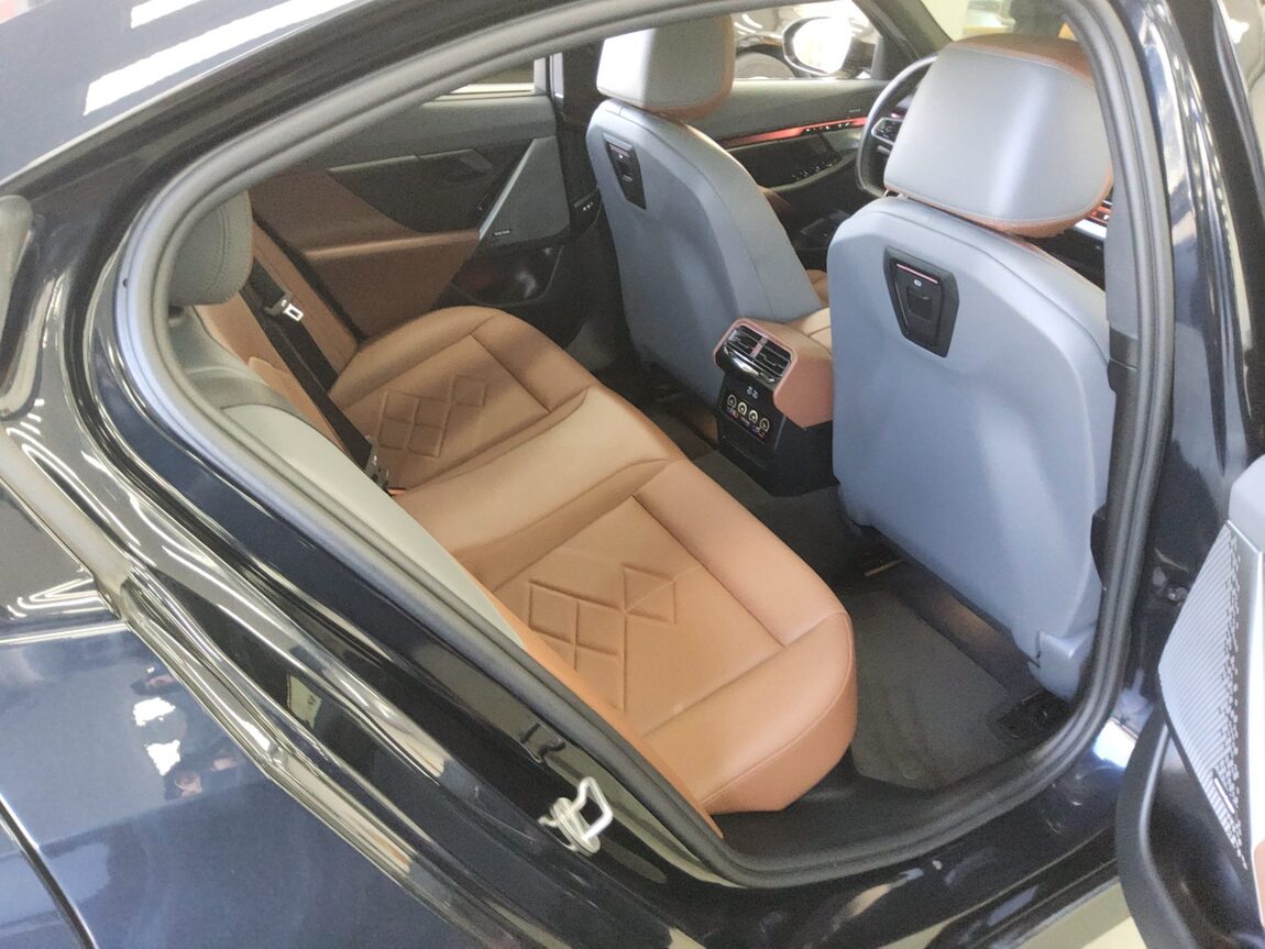 BMW 5 SERIES (8TH GEN) 530i xDRIVE M SPORT PACK 2026 - zdjęcie 13