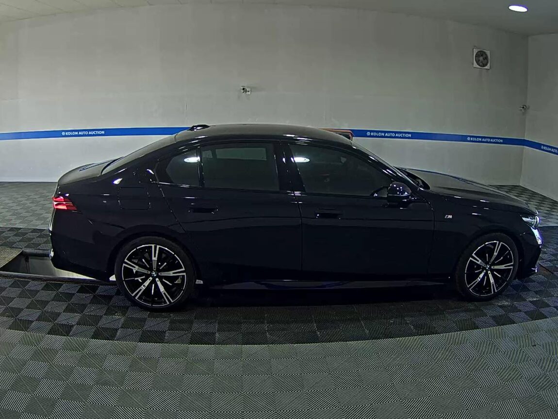 BMW 5 SERIES (8TH GEN) 530i xDRIVE M SPORT PACK 2026 - zdjęcie 4