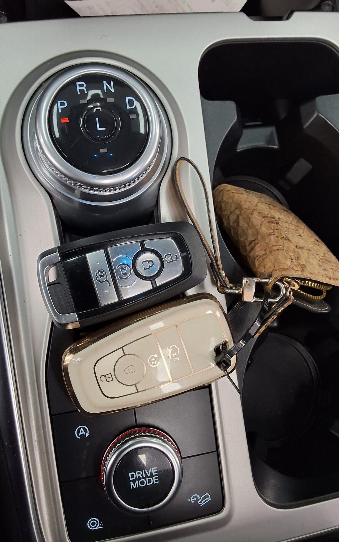 FORD EXPLORER (6TH GEN) 2.3 AWD LIMITED 2022 - zdjęcie 20