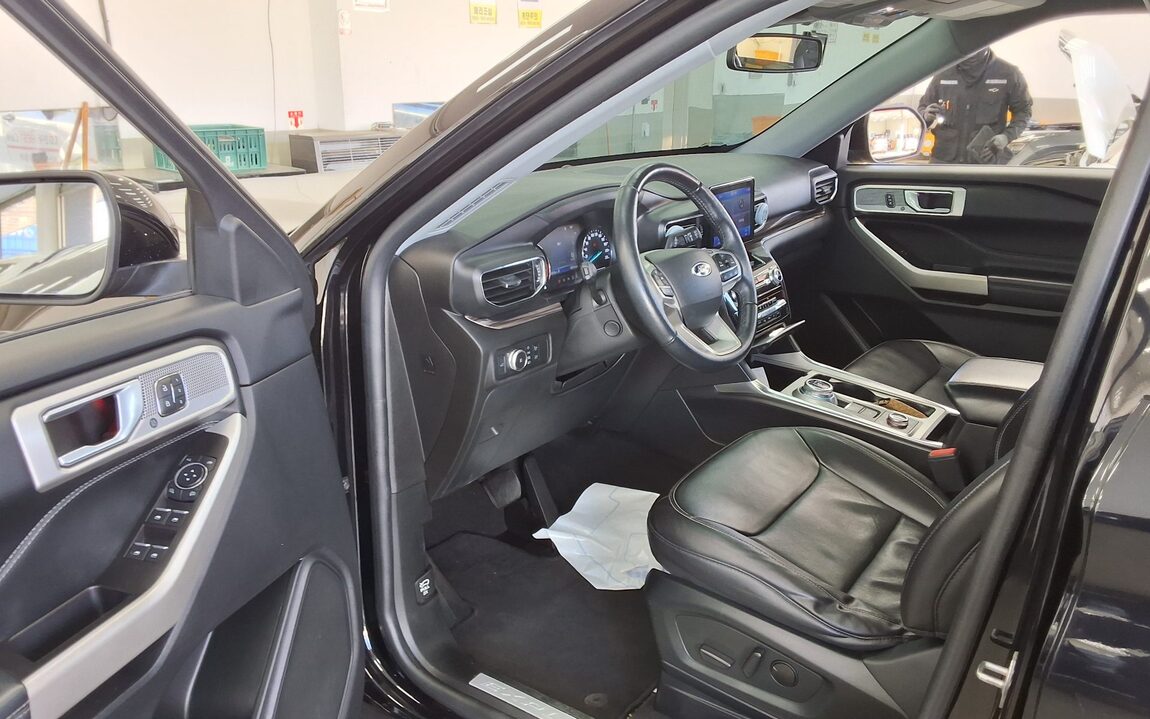 FORD EXPLORER (6TH GEN) 2.3 AWD LIMITED 2022 - zdjęcie 10