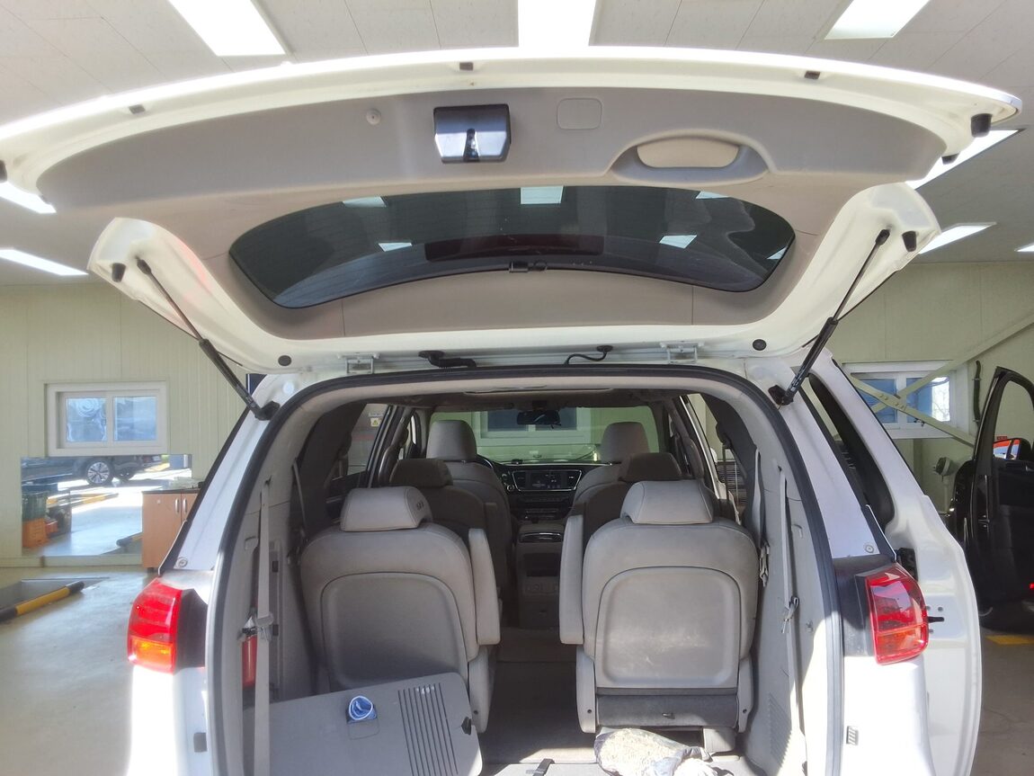 KIA THE NEW CARNIVAL 9-SEATER DIESEL PRESTIGE 2020 - zdjęcie 16