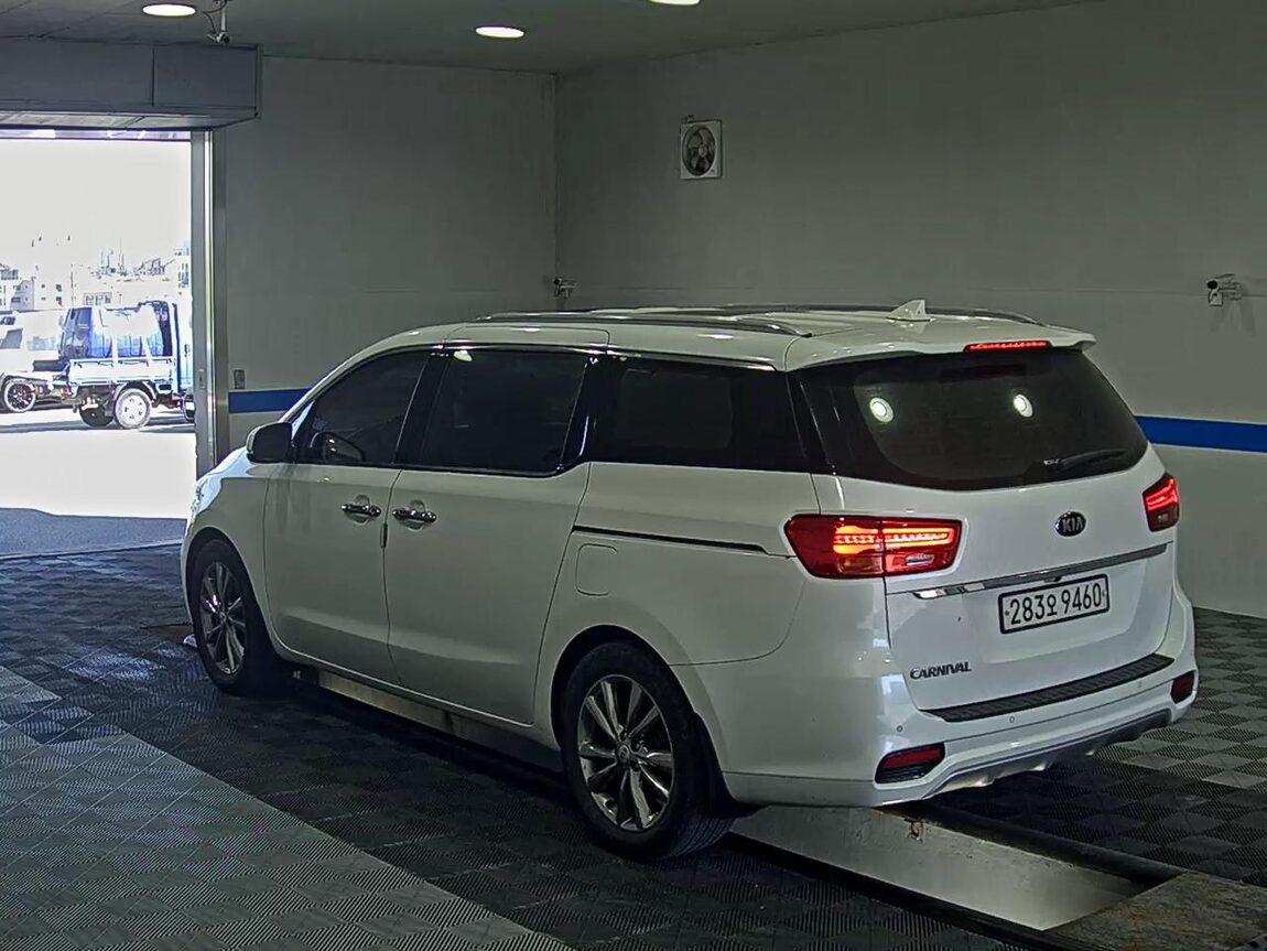 KIA THE NEW CARNIVAL 9-SEATER DIESEL PRESTIGE 2020 - zdjęcie 6