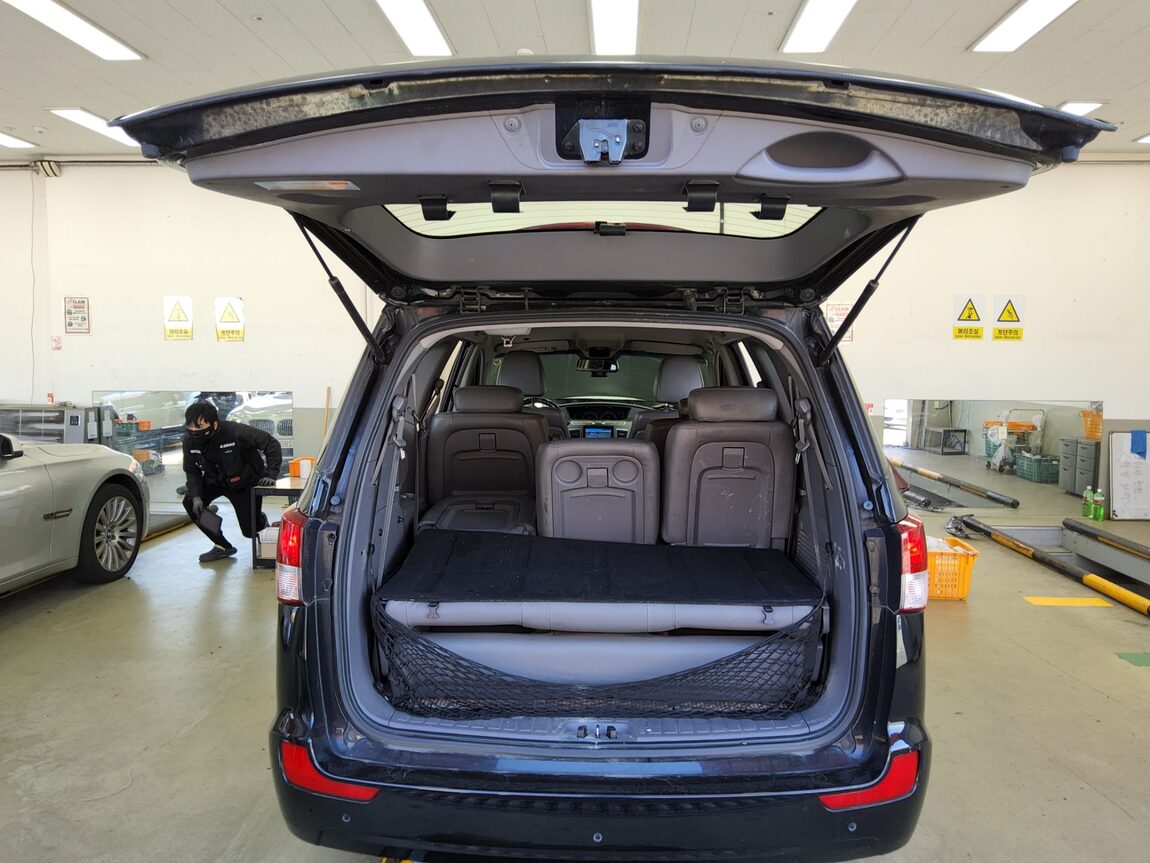 KG MOBILITY (SSANGYONG) KORANDO TOURISMO 2.0 4WD 9-SEATER EXTREME 2015 - zdjęcie 15