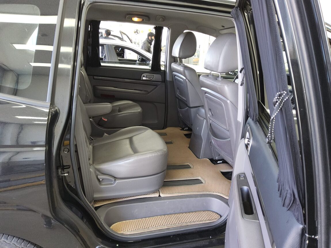 KG MOBILITY (SSANGYONG) KORANDO TOURISMO 2.0 4WD 9-SEATER EXTREME 2015 - zdjęcie 13