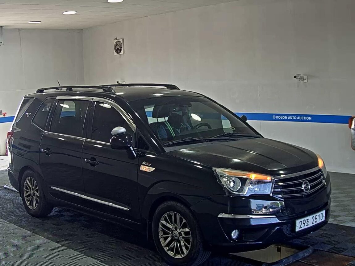 KG MOBILITY (SSANGYONG) KORANDO TOURISMO 2.0 4WD 9-SEATER EXTREME 2015 - zdjęcie 3