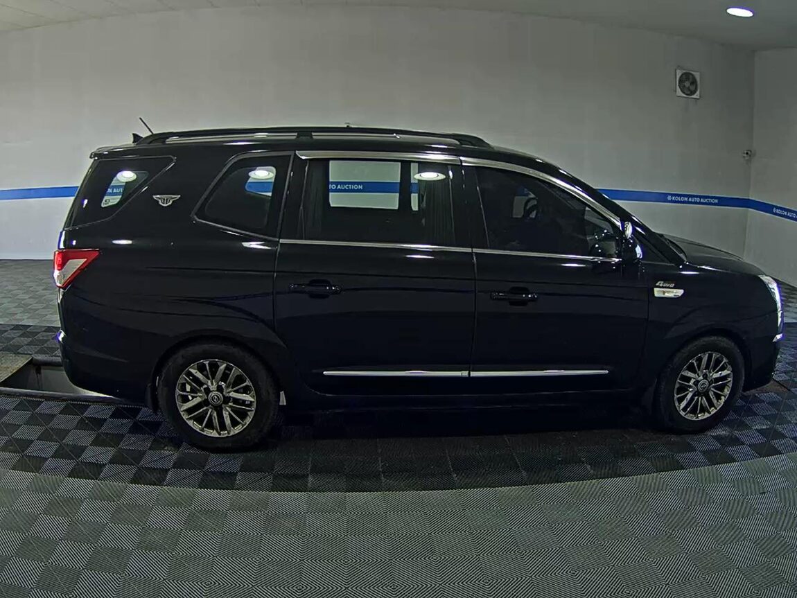 KG MOBILITY (SSANGYONG) KORANDO TOURISMO 2.0 4WD 9-SEATER EXTREME 2015 - zdjęcie 4