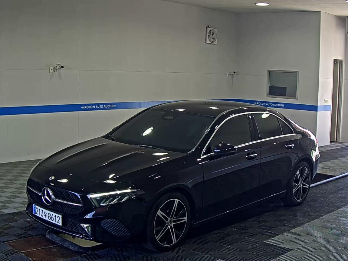 MERCEDES-BENZ A-CLASS (4TH GEN) A220 SEDAN 2024 - zdjęcie 2