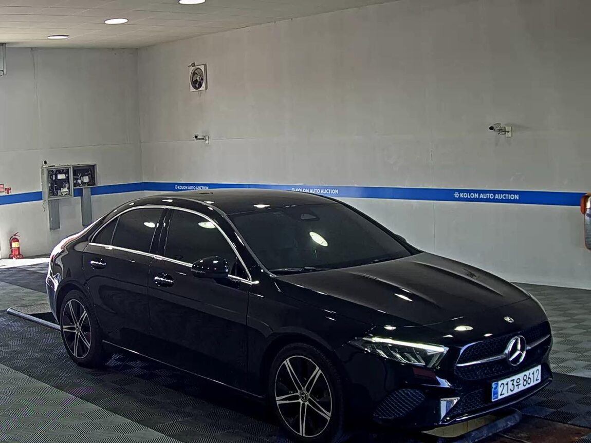 MERCEDES-BENZ A-CLASS (4TH GEN) A220 SEDAN 2024 - zdjęcie 3