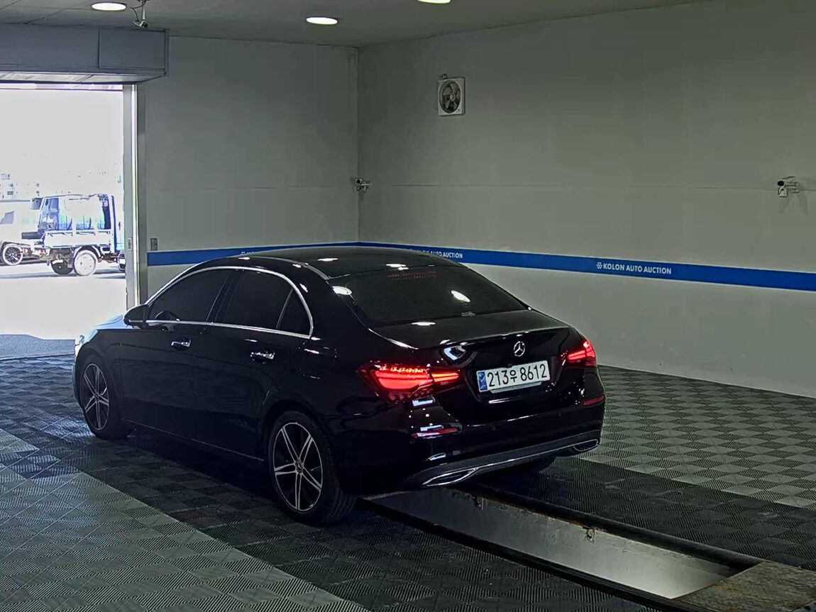 MERCEDES-BENZ A-CLASS (4TH GEN) A220 SEDAN 2024 - zdjęcie 6