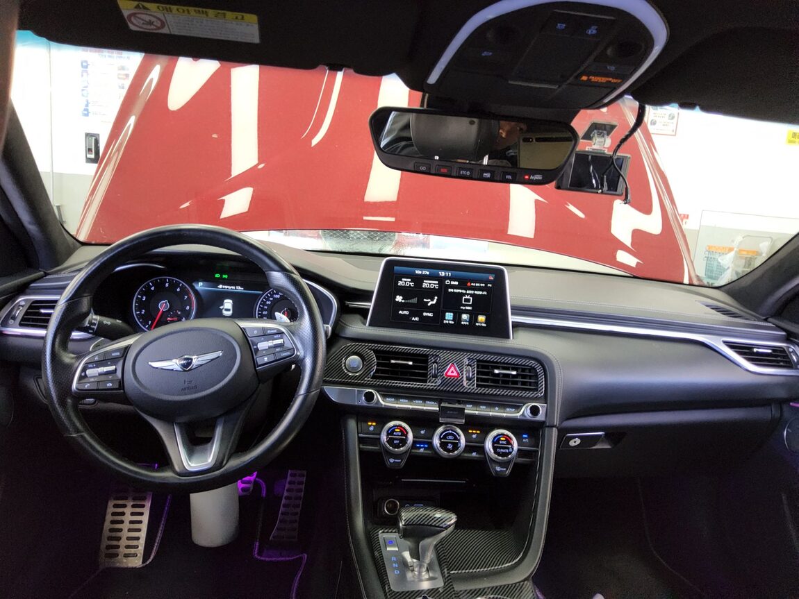 GENESIS G70 3.3T SPORTS AWD SUPREME 2018 - zdjęcie 11