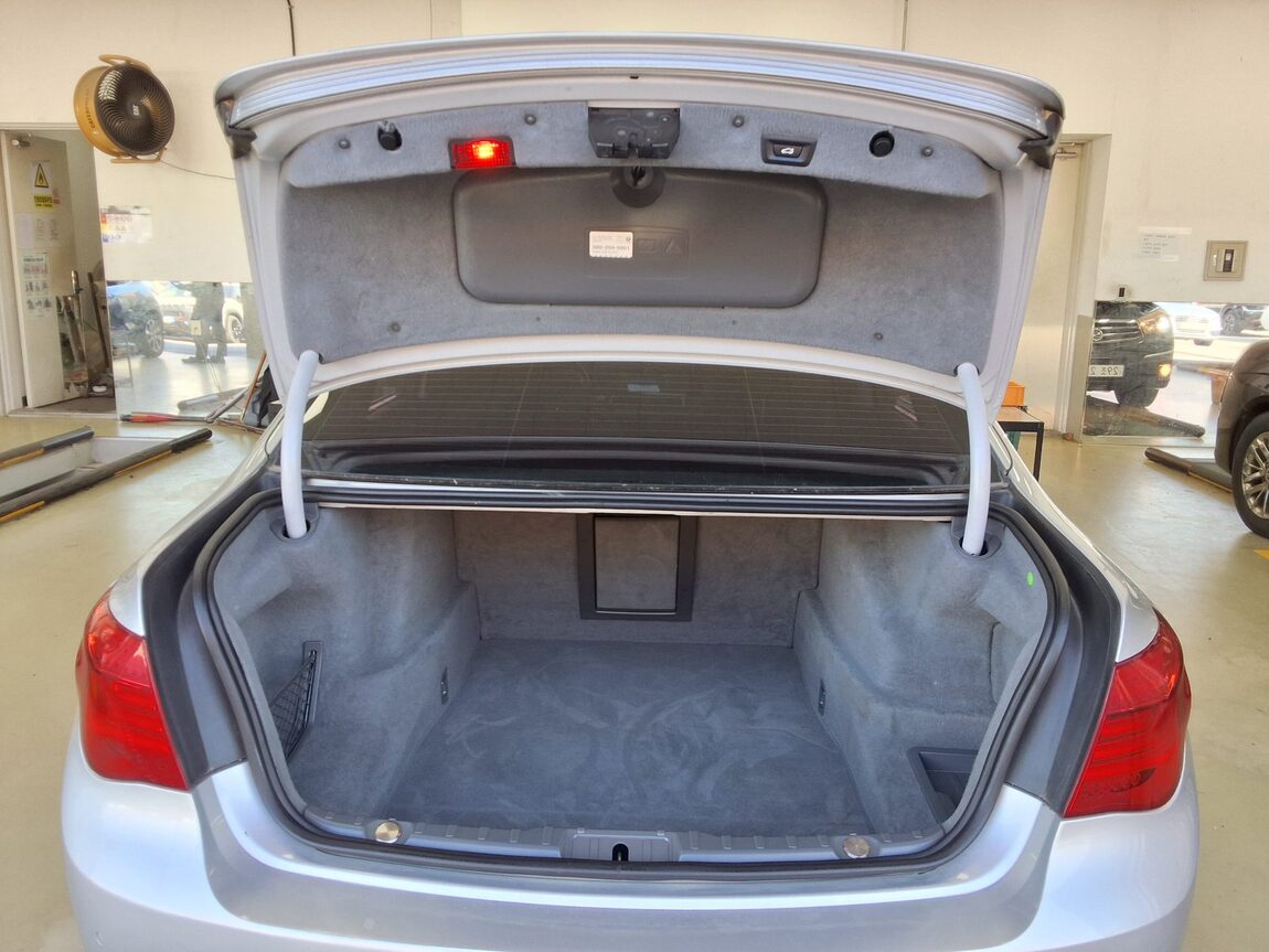 BMW 7 SERIES (5TH GEN) 740i 2012 - zdjęcie 15