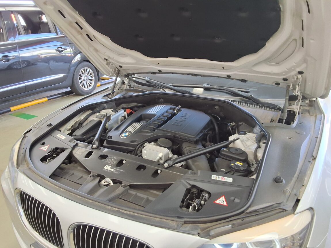 BMW 7 SERIES (5TH GEN) 740i 2012 - zdjęcie 23