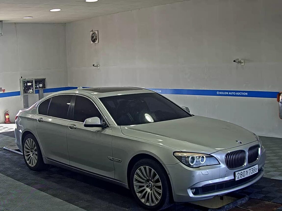 BMW 7 SERIES (5TH GEN) 740i 2012 - zdjęcie 3