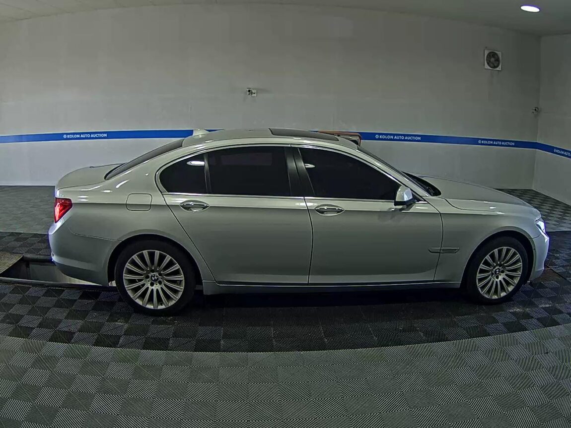 BMW 7 SERIES (5TH GEN) 740i 2012 - zdjęcie 4