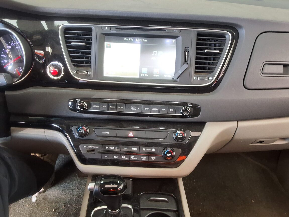 KIA ALL NEW CARNIVAL 9-SEATER DIESEL NOBLESSE 2015 - zdjęcie 24