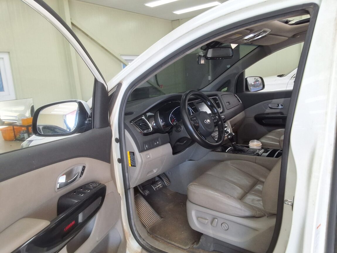 KIA ALL NEW CARNIVAL 9-SEATER DIESEL NOBLESSE 2015 - zdjęcie 11