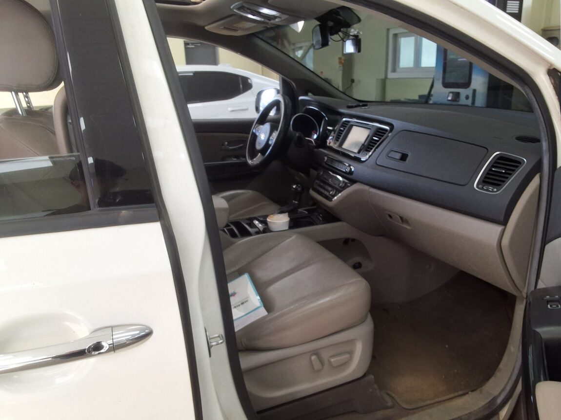 KIA ALL NEW CARNIVAL 9-SEATER DIESEL NOBLESSE 2015 - zdjęcie 15