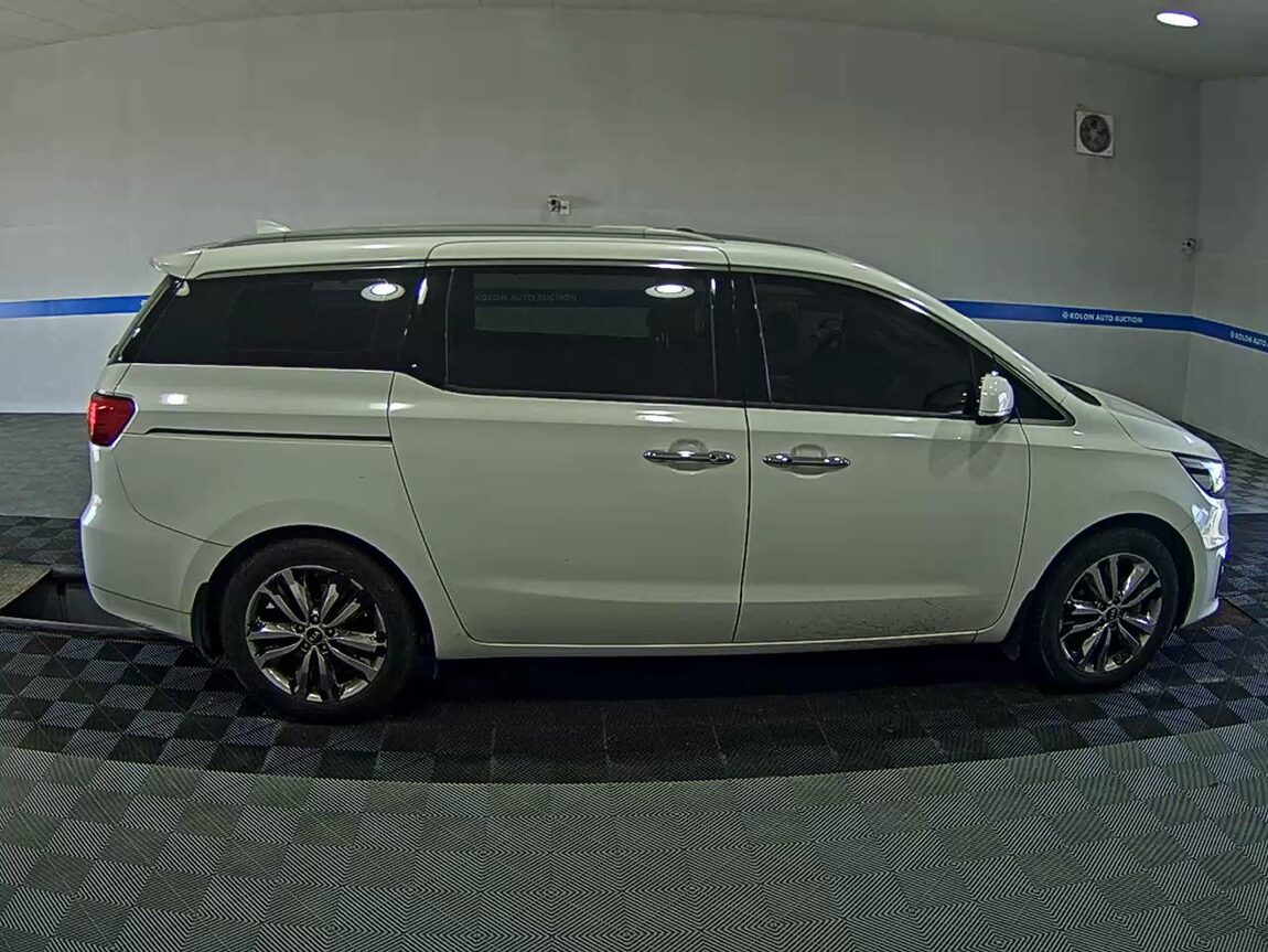 KIA ALL NEW CARNIVAL 9-SEATER DIESEL NOBLESSE 2015 - zdjęcie 4
