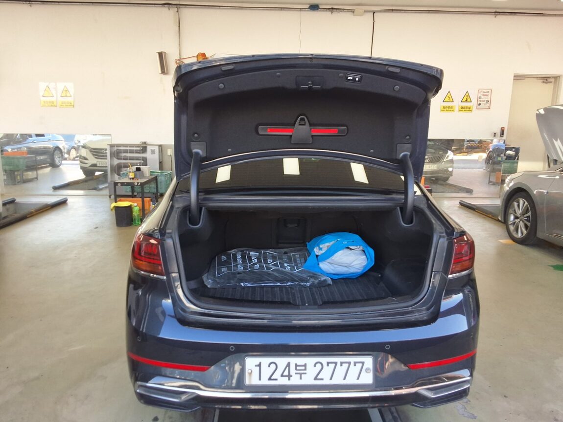 KIA K7 PREMIER HYBRID SIGNATURE 2020 - zdjęcie 15